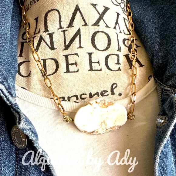 Chunky maximalist Buffalo big white turquoise pendant gold statement necklace - Picture 1 of 7